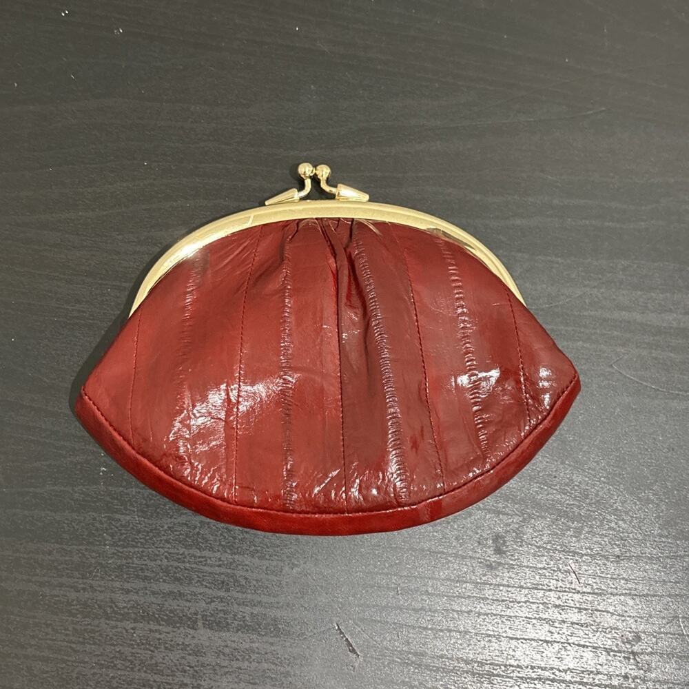 Vtg Lee Sands RED Genuine Eelskin Clutch Purse Kiss Lock Inner Coin Purse Korea